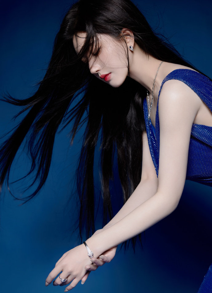 亮的妻子2》观看新葡京《领居漂