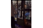 晕倒后有人砸窗自救；西宁曹家堡机场：正介